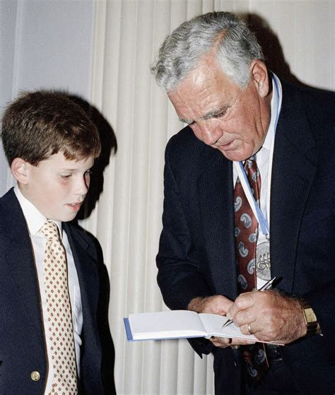 ara mina iskandal|why did ara parseghian retire.